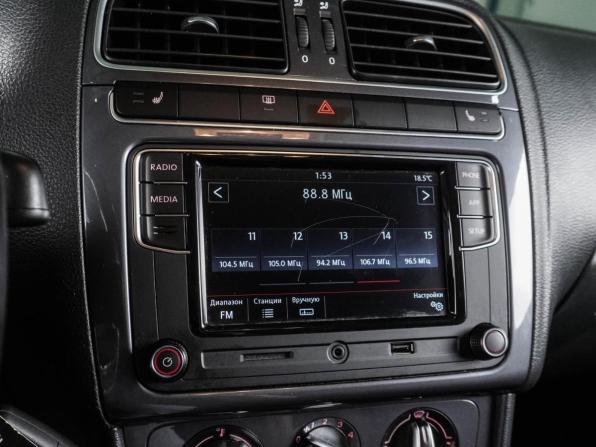 Volkswagen Polo V Рестайлинг с пробегом 2020 года, цена 1 455 000 рублей, 60118 км, седан, Автокод Объявления