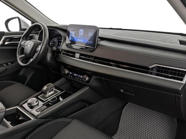 Mitsubishi Outlander IV с пробегом 2023 года, цена 3 800 000 рублей, 26005 км, внедорожник, Автокод Объявления