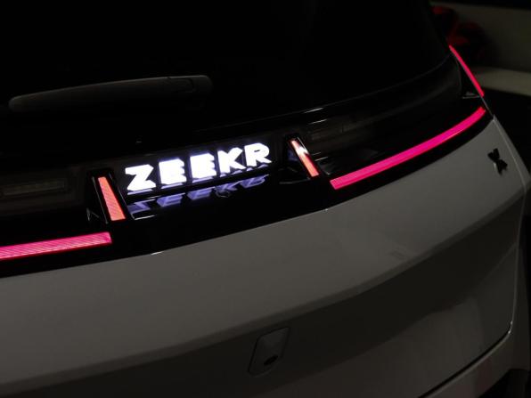 Zeekr X I с пробегом 2023 года, цена 4 219 000 рублей, 41680 км, внедорожник, Автокод Объявления