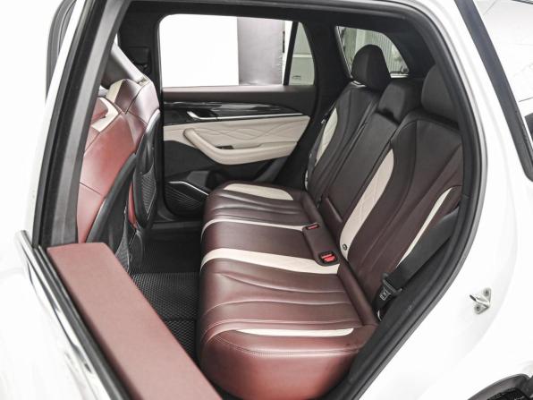 Geely Monjaro I с пробегом 2023 года, цена 3 149 000 рублей, 71768 км, внедорожник, Автокод Объявления