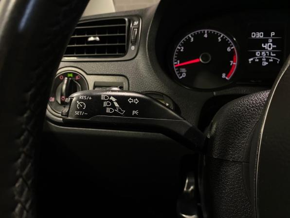 Volkswagen Polo V Рестайлинг с пробегом 2019 года, цена 1 340 000 рублей, 101570 км, седан, Автокод Объявления