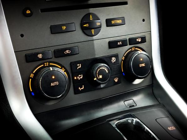 Opel Antara I Рестайлинг с пробегом 2015 года, цена 1 650 000 рублей, 68112 км, внедорожник, Автокод Объявления