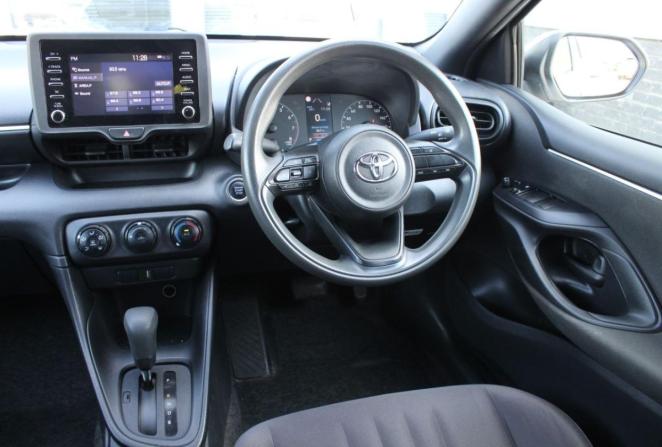 Toyota Yaris IV с пробегом 2020 года, цена 1 330 000 рублей, 85000 км, хэтчбек, Автокод Объявления