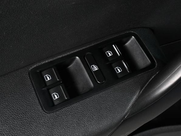 Volkswagen Polo V Рестайлинг с пробегом 2019 года, цена 1 299 000 рублей, 94131 км, седан, Автокод Объявления