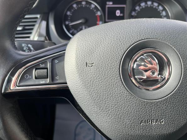 Skoda Rapid I с пробегом 2015 года, цена 948 800 рублей, 216083 км, лифтбек, Автокод Объявления