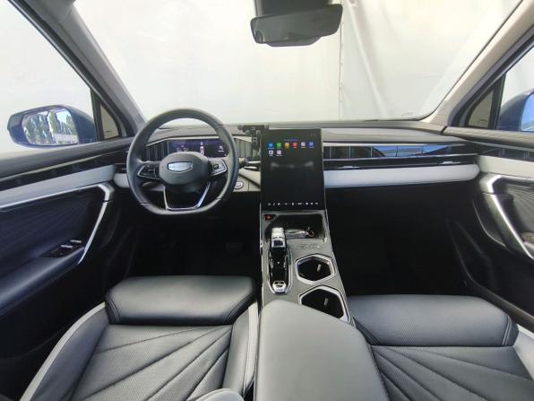Geely Atlas II с пробегом 2024 года, цена 2 800 000 рублей, 61591 км, внедорожник, Автокод Объявления