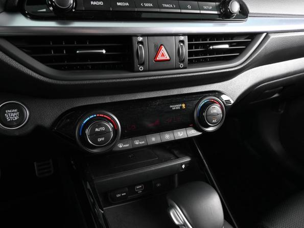 Kia Cerato IV Рестайлинг с пробегом 2022 года, цена 3 300 000 рублей, 670 км, седан, Автокод Объявления