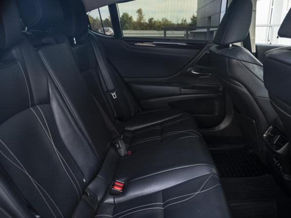 Lexus ES VII с пробегом 2018 года, цена 3 959 000 рублей, 122500 км, седан, Автокод Объявления