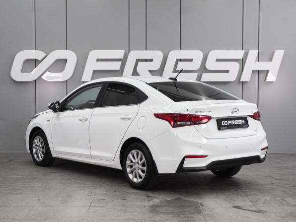 Hyundai Solaris II с пробегом 2018 года, цена 1 349 000 рублей, 155199 км, седан, Автокод Объявления