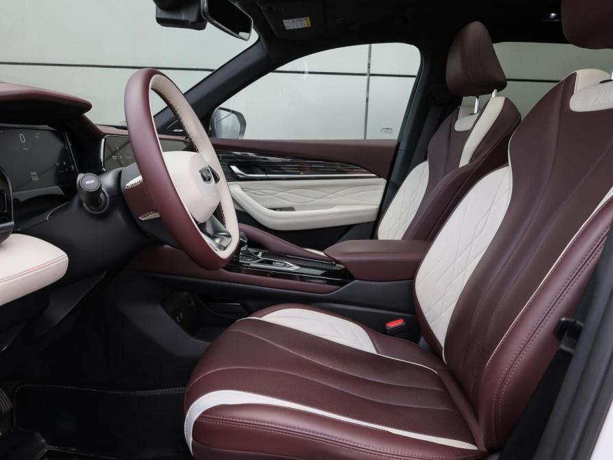 Geely Monjaro I Москва  - изображение 16