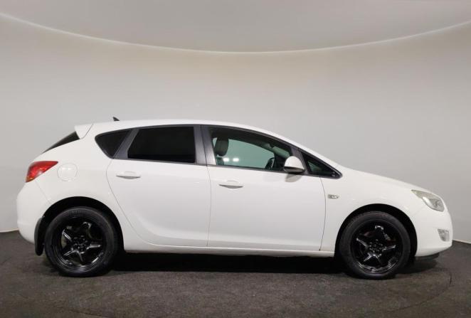 Opel Astra J с пробегом 2012 года, цена 650 000 рублей, 183161 км, хэтчбек, Автокод Объявления