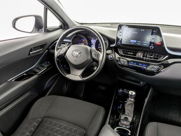 Toyota C-HR I Рестайлинг с пробегом 2021 года, цена 2 655 000 рублей, 54712 км, внедорожник, Автокод Объявления