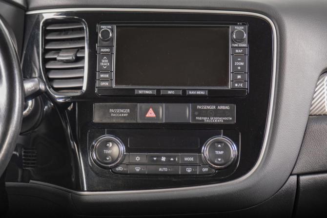 Mitsubishi Outlander III Рестайлинг с пробегом 2014 года, цена 1 699 000 рублей, 216000 км, внедорожник, Автокод Объявления