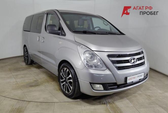 Hyundai H-1 II с пробегом 2015 года, цена 1 640 000 рублей, 352777 км, минивэн, Автокод Объявления