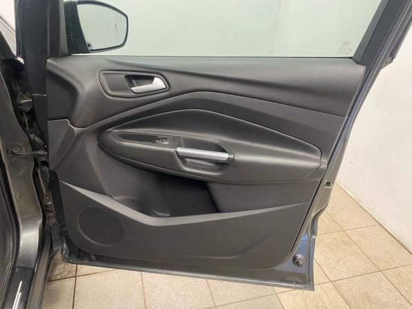 Ford Kuga II Рестайлинг с пробегом 2017 года, цена 1 558 000 рублей, 167289 км, внедорожник, Автокод Объявления