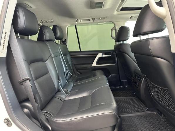 Toyota Land Cruiser 200 Series Рестайлинг 2 с пробегом 2017 года, цена 6 950 000 рублей, 220375 км, внедорожник, Автокод Объявления