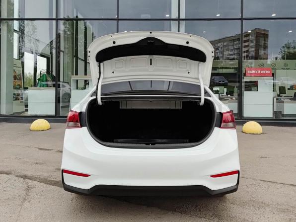 Hyundai Solaris II с пробегом 2019 года, цена 1 599 800 рублей, 64101 км, седан, Автокод Объявления
