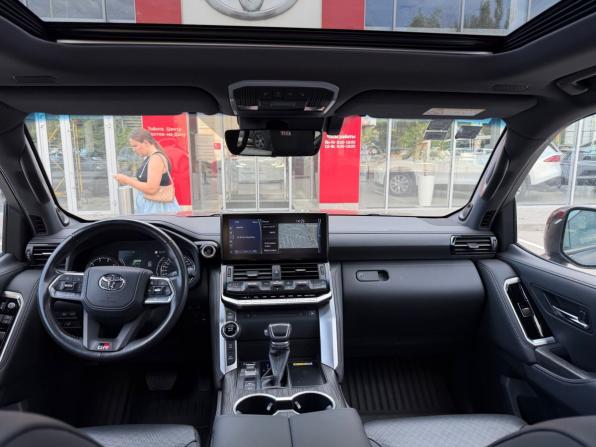 Toyota Land Cruiser 300 Series с пробегом 2023 года, цена 10 800 000 рублей, 52661 км, внедорожник, Автокод Объявления