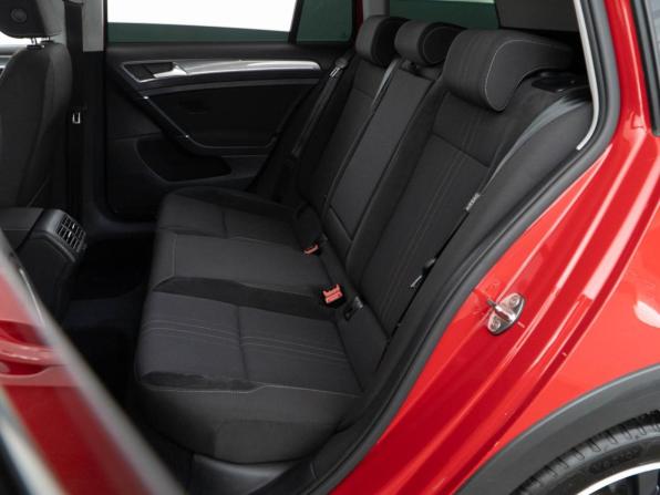 Volkswagen Golf VII Рестайлинг с пробегом 2019 года, цена 2 491 046 рублей, 103058 км, универсал, Автокод Объявления