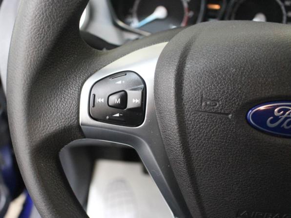 Ford Fiesta Mk6 Рестайлинг с пробегом 2016 года, цена 795 000 рублей, 71554 км, хэтчбек, Автокод Объявления