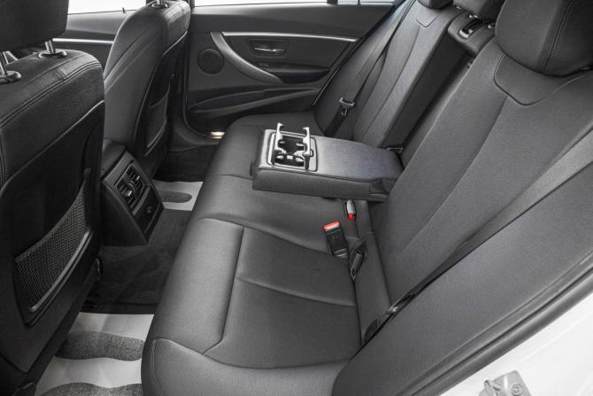 BMW 3 серии VI (F3x) Рестайлинг с пробегом 2017 года, цена 2 049 000 рублей, 67000 км, седан, Автокод Объявления