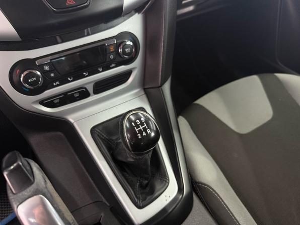 Ford Focus III с пробегом 2012 года, цена 639 000 рублей, 217828 км, хэтчбек, Автокод Объявления