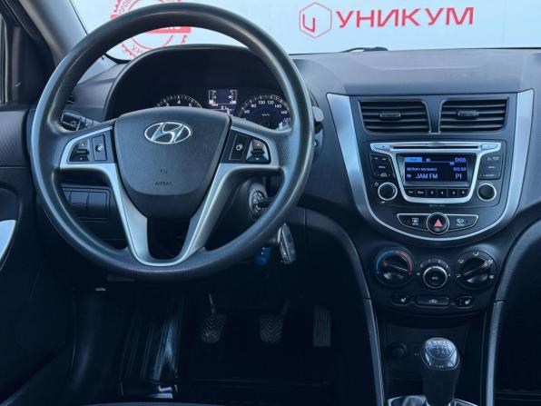 Hyundai Solaris I Рестайлинг с пробегом 2016 года, цена 999 000 рублей, 177429 км, седан, Автокод Объявления