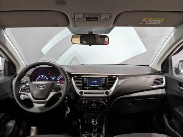 Hyundai Solaris II с пробегом 2018 года, цена 940 000 рублей, 195000 км, седан, Автокод Объявления