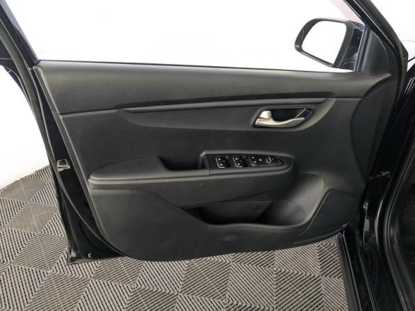 Kia Rio IV с пробегом 2018 года, цена 1 250 000 рублей, 182068 км, хэтчбек, Автокод Объявления