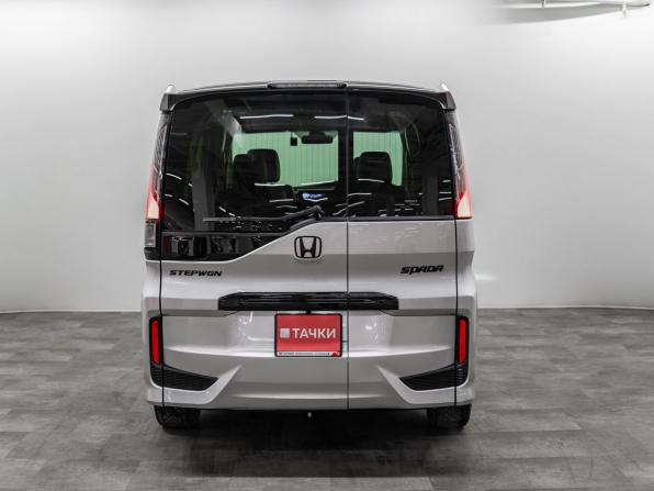 Honda Stepwgn V Рестайлинг с пробегом 2018 года, цена 2 150 000 рублей, 101747 км, минивэн, Автокод Объявления