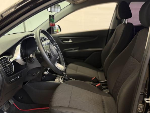 Kia Rio IV Рестайлинг с пробегом 2021 года, цена 1 390 000 рублей, 117156 км, седан, Автокод Объявления