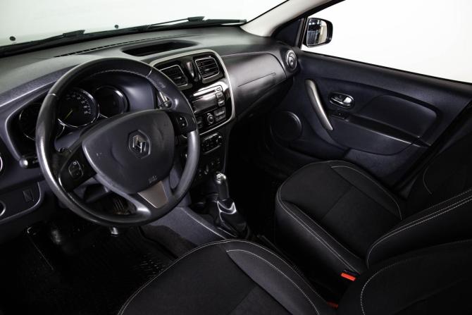 Renault Sandero II с пробегом 2016 года, цена 899 000 рублей, 133000 км, хэтчбек, Автокод Объявления