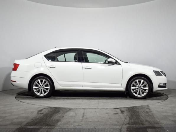 Skoda Octavia III (A7) Рестайлинг с пробегом 2018 года, цена 2 050 000 рублей, 89948 км, лифтбек, Автокод Объявления