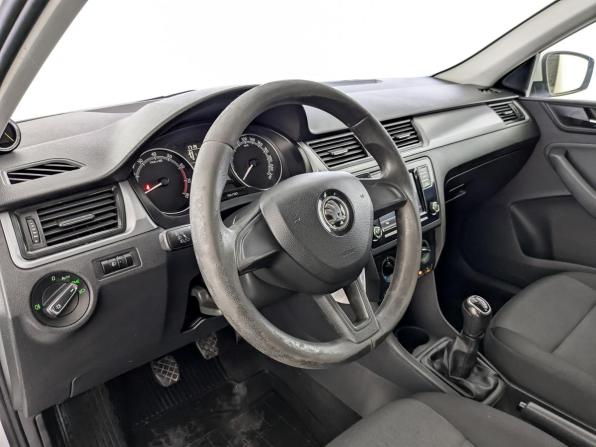 Skoda Rapid I Рестайлинг с пробегом 2019 года, цена 755 000 рублей, 283886 км, лифтбек, Автокод Объявления
