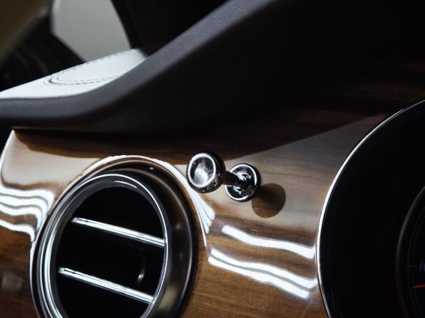 Bentley Bentayga I с пробегом 2018 года, цена 8 241 000 рублей, 108589 км, внедорожник, Автокод Объявления