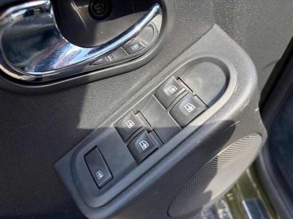 Renault Duster I Рестайлинг с пробегом 2015 года, цена 1 005 000 рублей, 176727 км, внедорожник, Автокод Объявления