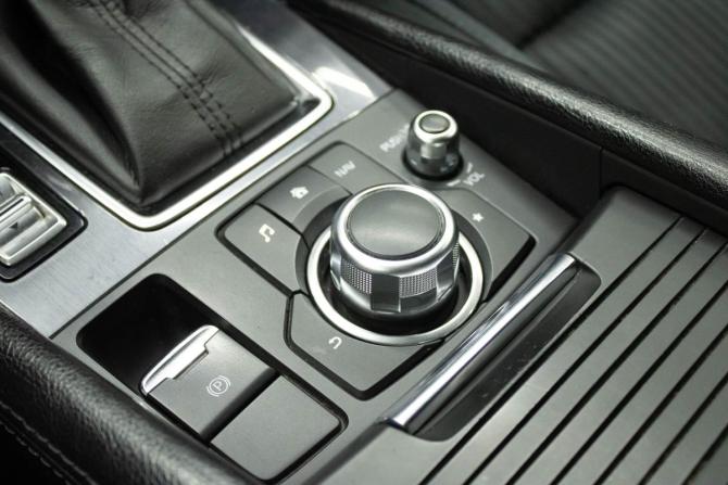 Mazda 6 III (GJ) Рестайлинг с пробегом 2016 года, цена 1 719 000 рублей, 202192 км, седан, Автокод Объявления