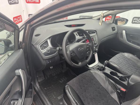 Kia Ceed II с пробегом 2012 года, цена 664 990 рублей, 178000 км, хэтчбек, Автокод Объявления