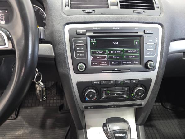 Skoda Octavia II (A5) Рестайлинг с пробегом 2012 года, цена 950 000 рублей, 202036 км, лифтбек, Автокод Объявления