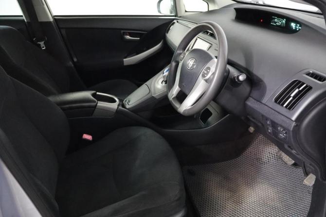 Toyota Prius III Рестайлинг (XW30) с пробегом 2012 года, цена 899 000 рублей, 256000 км, лифтбек, Автокод Объявления