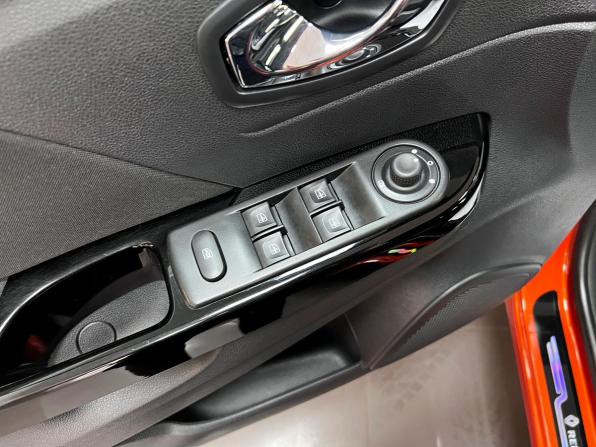 Renault Kaptur I с пробегом 2017 года, цена 1 550 000 рублей, 109289 км, внедорожник, Автокод Объявления