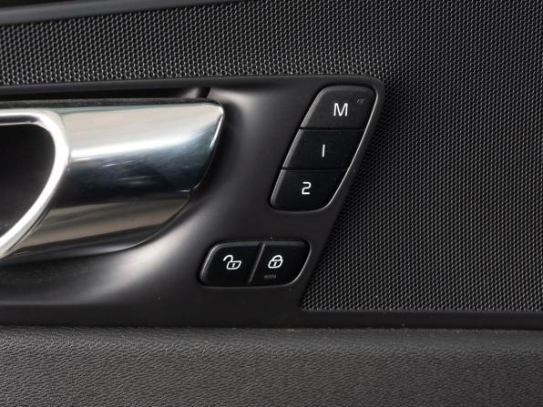 Volvo XC60 II с пробегом 2020 года, цена 3 525 000 рублей, 121630 км, внедорожник, Автокод Объявления