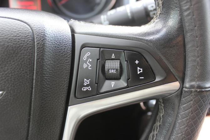 Opel Astra J Рестайлинг с пробегом 2013 года, цена 697 000 рублей, 242913 км, хэтчбек, Автокод Объявления