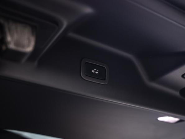 Land Rover Range Rover IV Рестайлинг с пробегом 2019 года, цена 6 499 777 рублей, 83045 км, внедорожник, Автокод Объявления