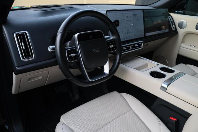 Li Auto (Lixiang) L9 I с пробегом 2023 года, цена 5 900 000 рублей, 41000 км, внедорожник, Автокод Объявления