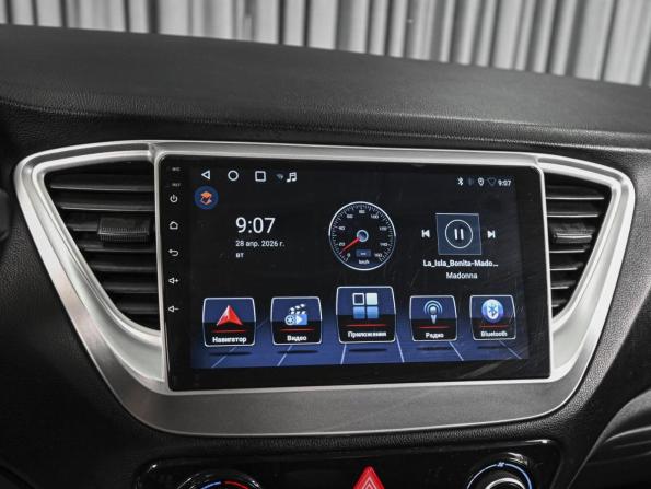 Hyundai Solaris II с пробегом 2018 года, цена 1 299 000 рублей, 154649 км, седан, Автокод Объявления