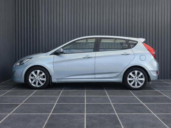 Hyundai Solaris I с пробегом 2013 года, цена 957 000 рублей, 96000 км, хэтчбек, Автокод Объявления