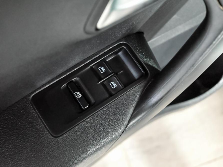 Volkswagen Polo V Рестайлинг Екатеринбург  - изображение 13