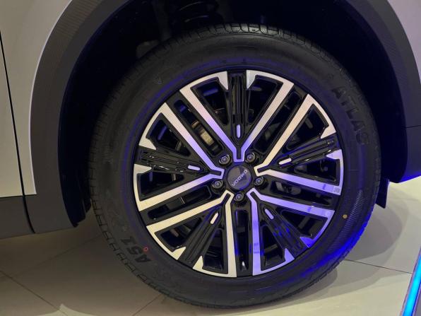 Новый Omoda C7 2026 года, цена 3 499 000 рублей, внедорожник, Автокод Объявления