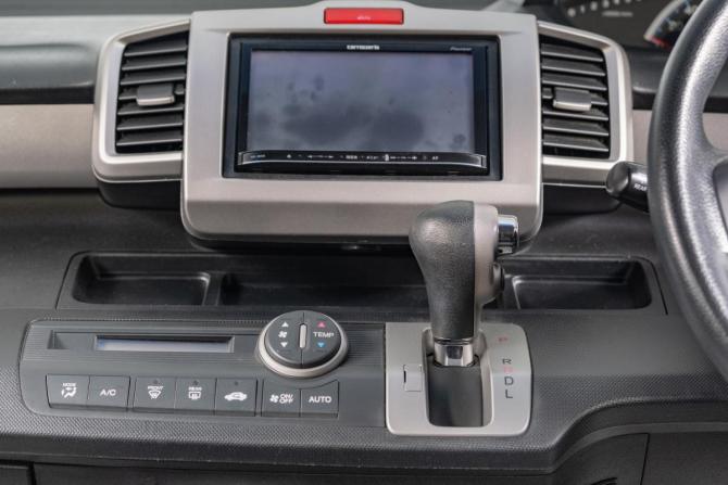Honda Freed I Рестайлинг с пробегом 2012 года, цена 1 099 000 рублей, 97000 км, компактвэн, Автокод Объявления